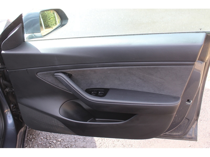 Used Tesla Model 3 2020 for sale - 75704331: Photo 26