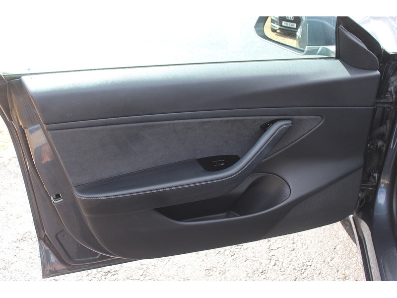 Used Tesla Model 3 2020 for sale - 75704331: Photo 27