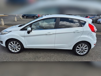 Used Ford Fiesta 2015 for sale - 79595765: Photo