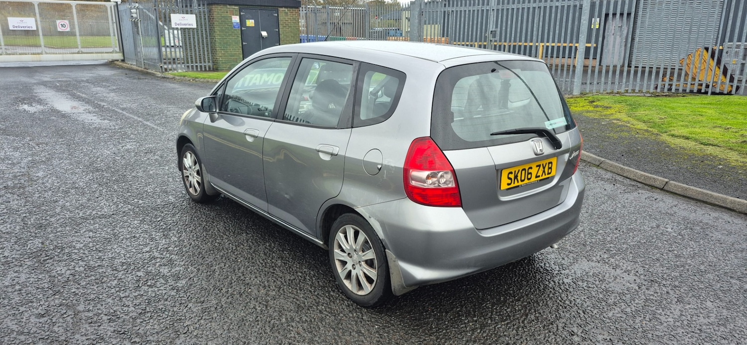 Used Honda Jazz 2006 for sale - 76427977: Photo 4