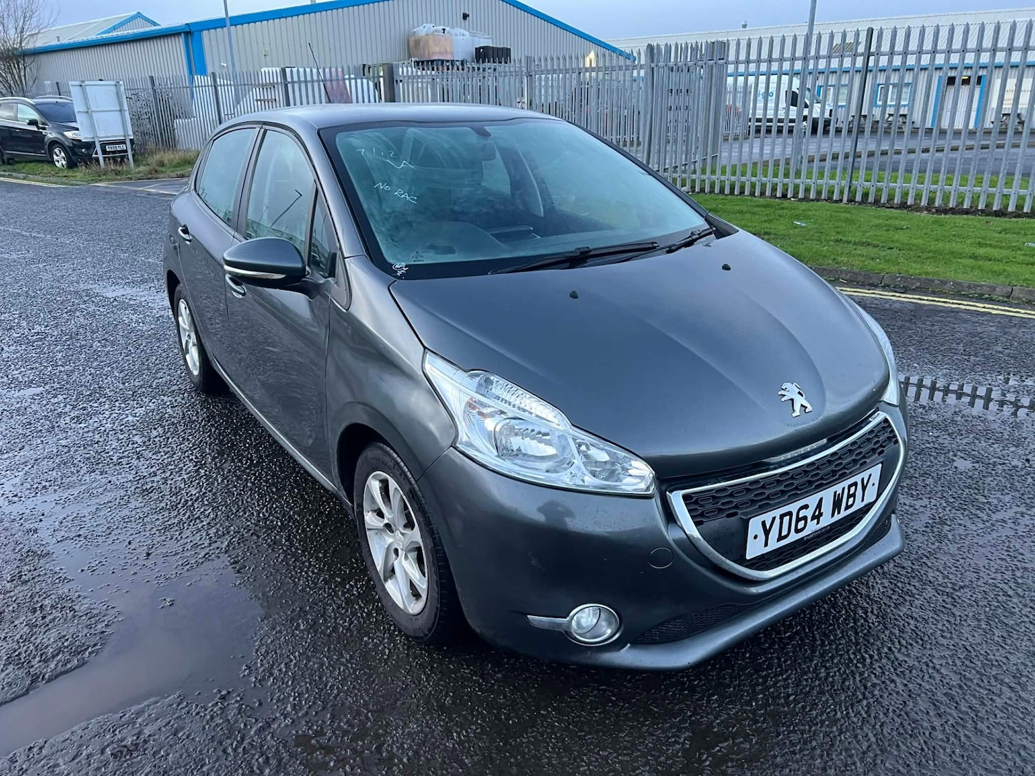 Used Peugeot 208 2014 for sale - 77073338: Photo 11