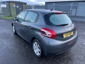 Used Peugeot 208 2014 for sale - 77073338: Photo