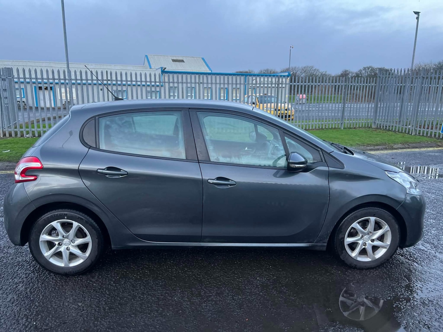 Used Peugeot 208 2014 for sale - 77073338: Photo 6