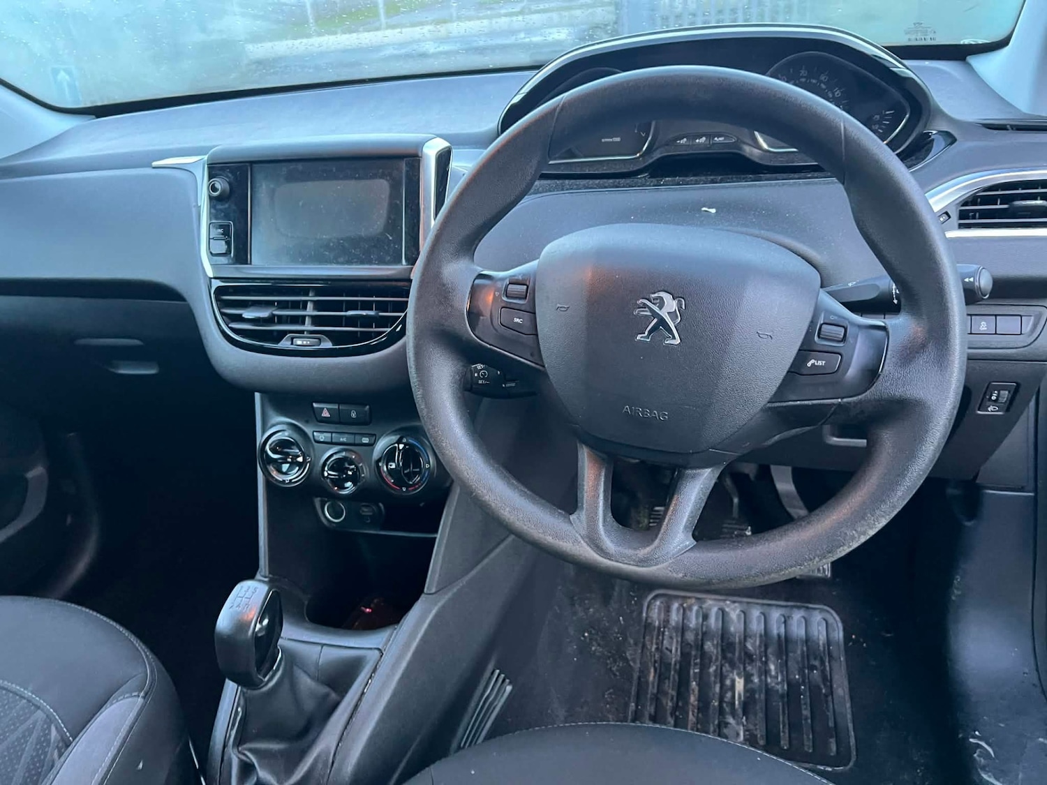 Used Peugeot 208 2014 for sale - 77073338: Photo 7