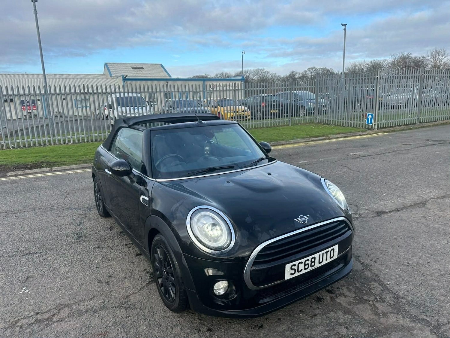 Used MINI Convertible 2018 for sale - 75731521: Photo 18