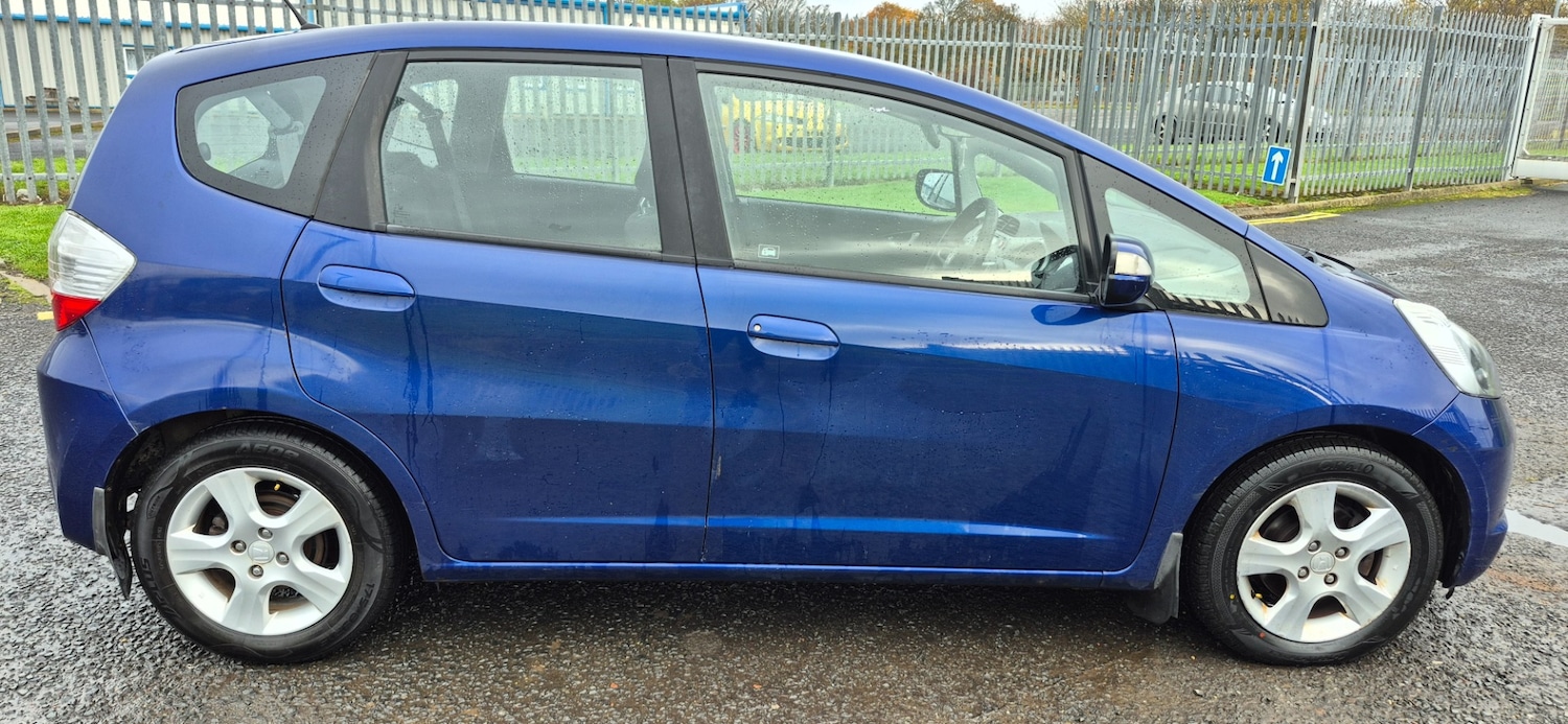 Used Honda Jazz 2010 for sale - 76517859: Photo 2
