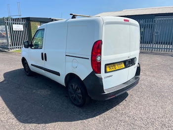 Used Vauxhall Combo 2016 for sale - 79175533: Photo