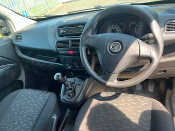 Used Vauxhall Combo 2016 for sale - 79175533: Photo