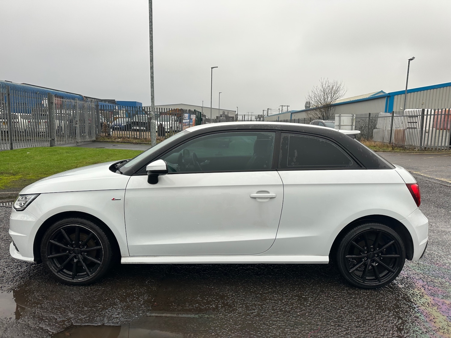 Used Audi A1 2015 for sale - 77387860: Photo 2