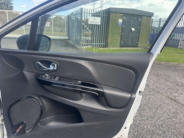 Used Renault Clio 2013 for sale - 75687300: Photo 8