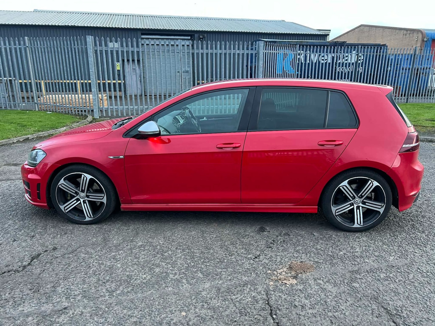 Used Volkswagen Golf 2015 for sale - 77720907: Photo 2