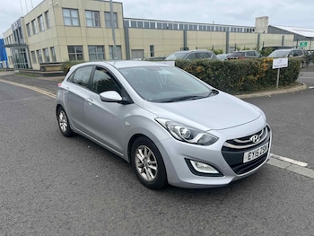 2015 (15) - 1.6 CRDi Blue Drive Active 5dr