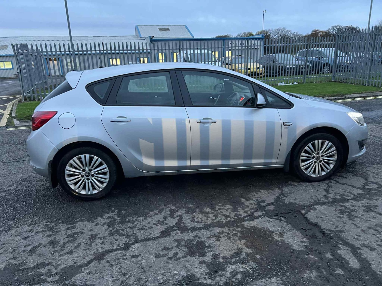 Used Vauxhall Astra 2013 for sale - 76555107: Photo 4