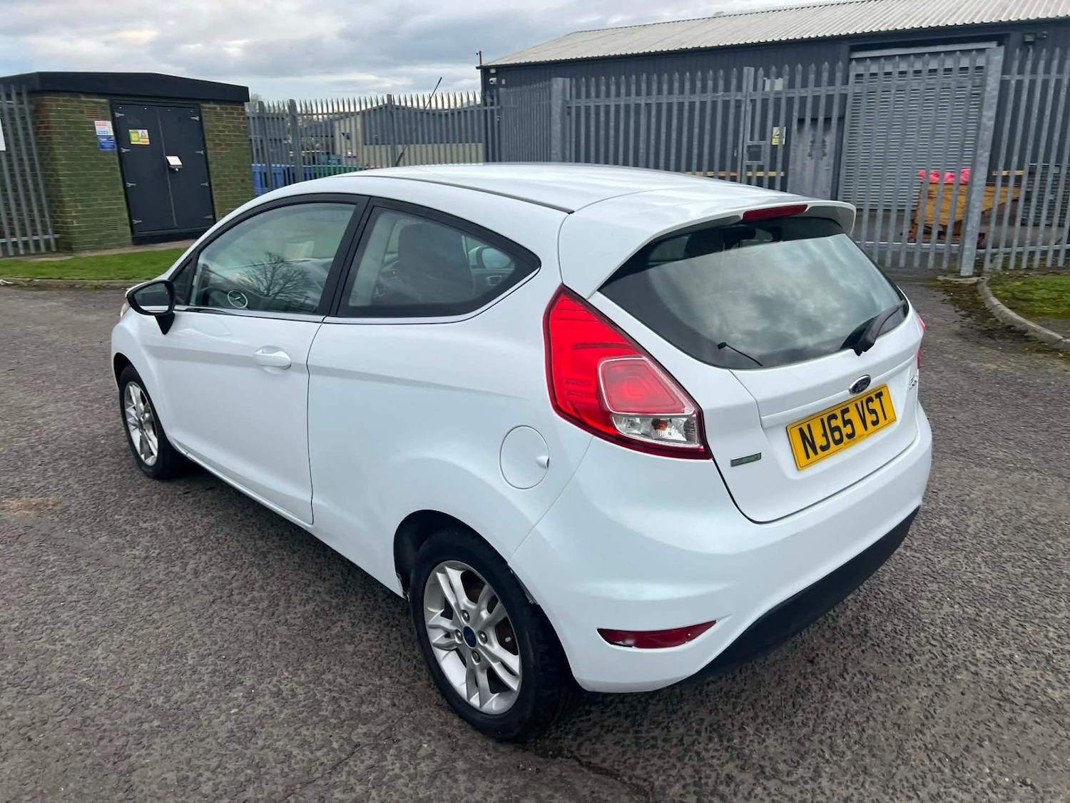 Used Ford Fiesta 2015 for sale - 77669211: Photo 3