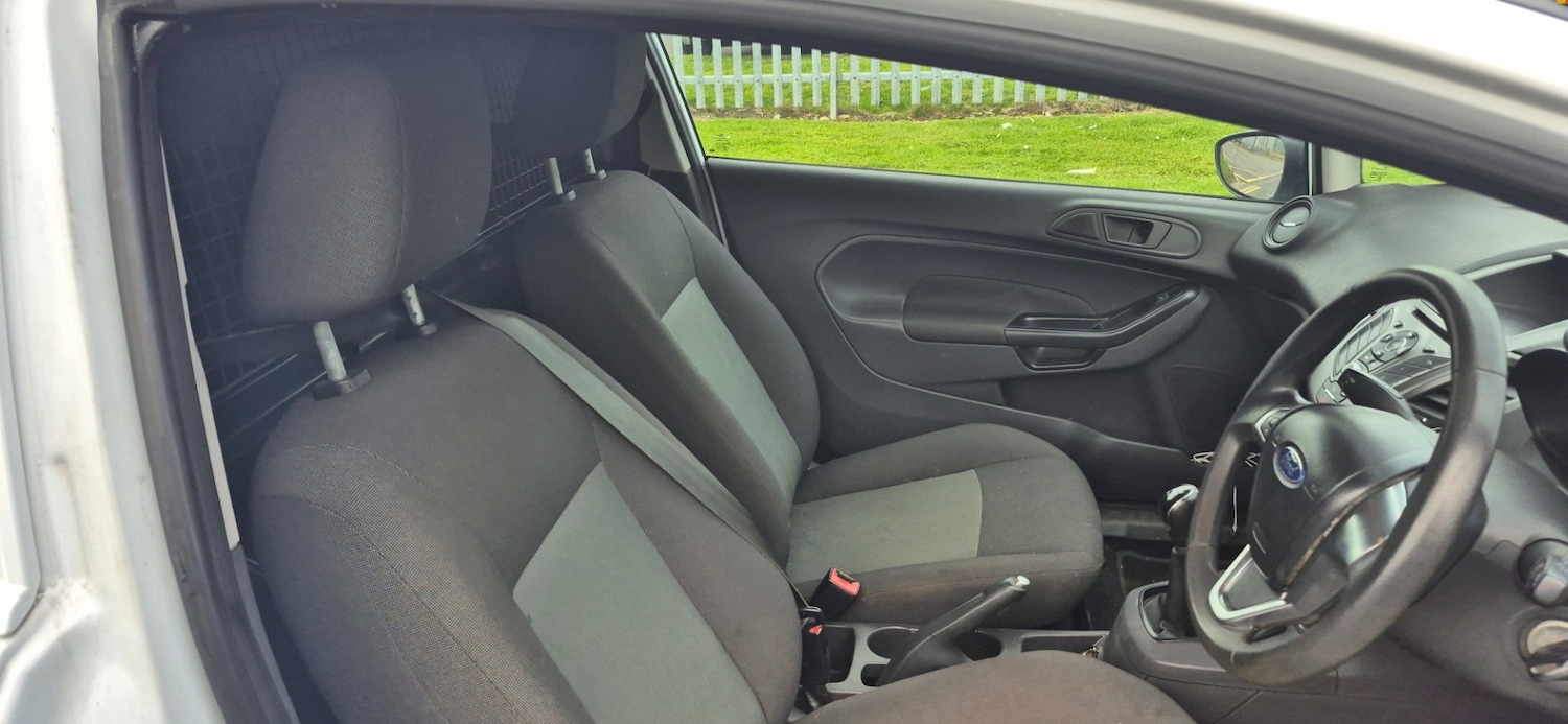 Used Ford Fiesta 2015 for sale - 78030877: Photo 10