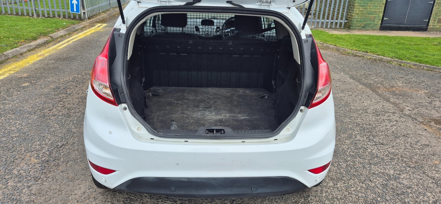 Used Ford Fiesta 2015 for sale - 78030877: Photo 3