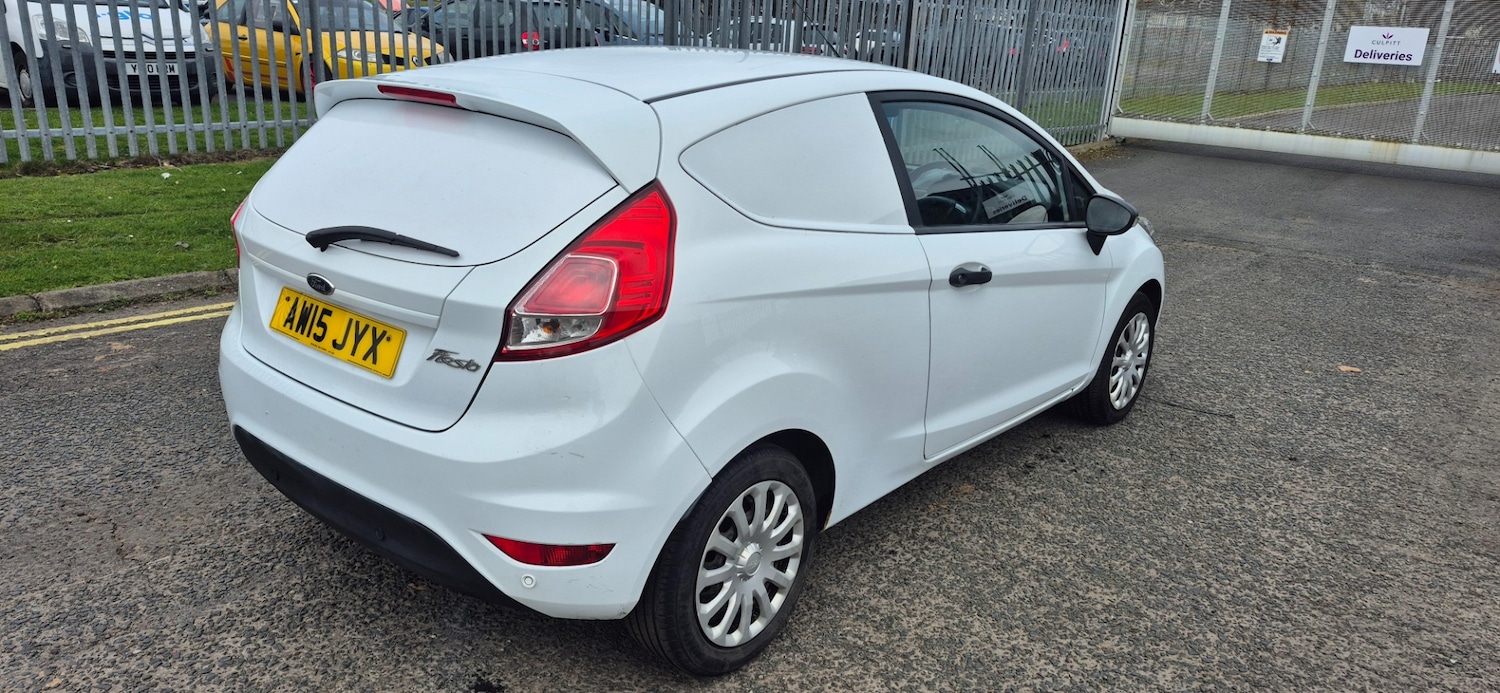 Used Ford Fiesta 2015 for sale - 78030877: Photo 4