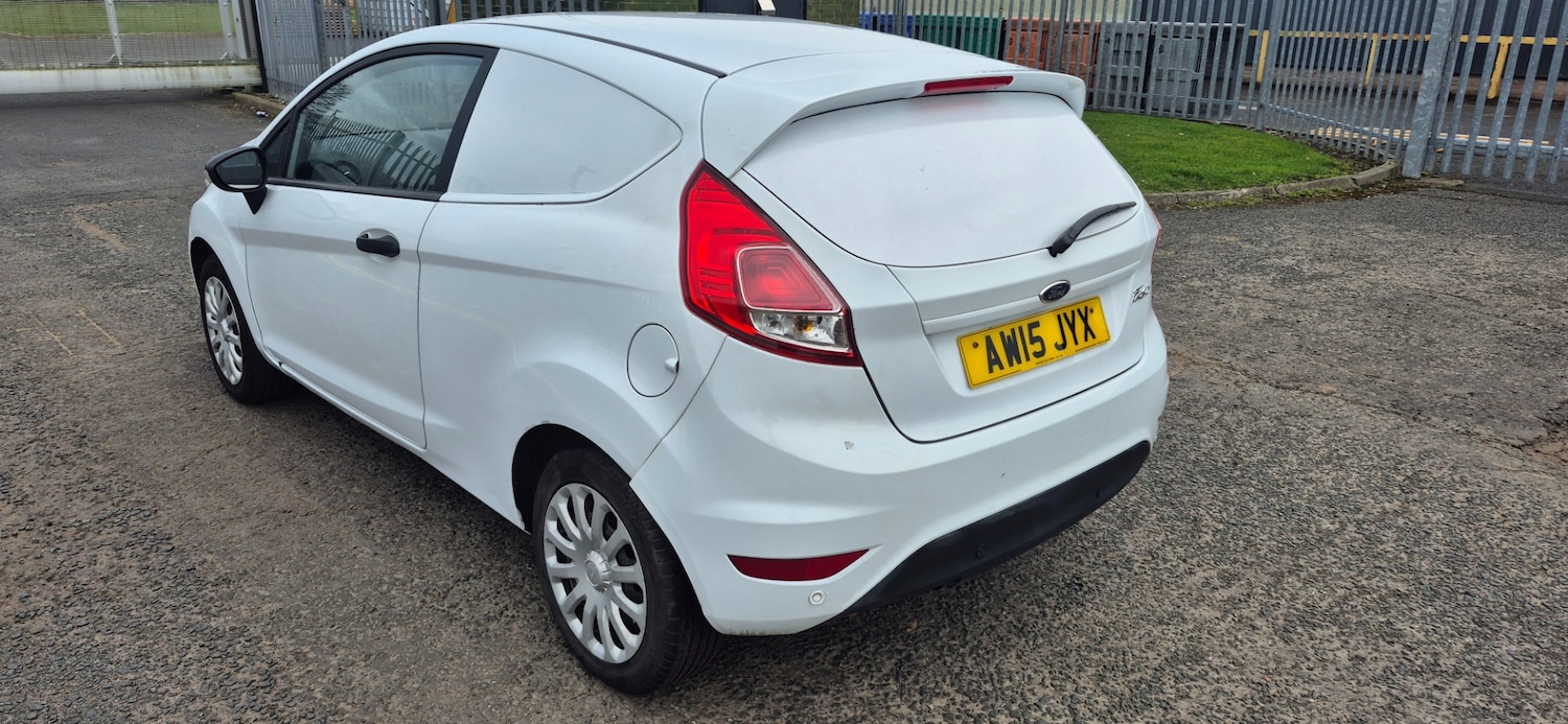 Used Ford Fiesta 2015 for sale - 78030877: Photo 5