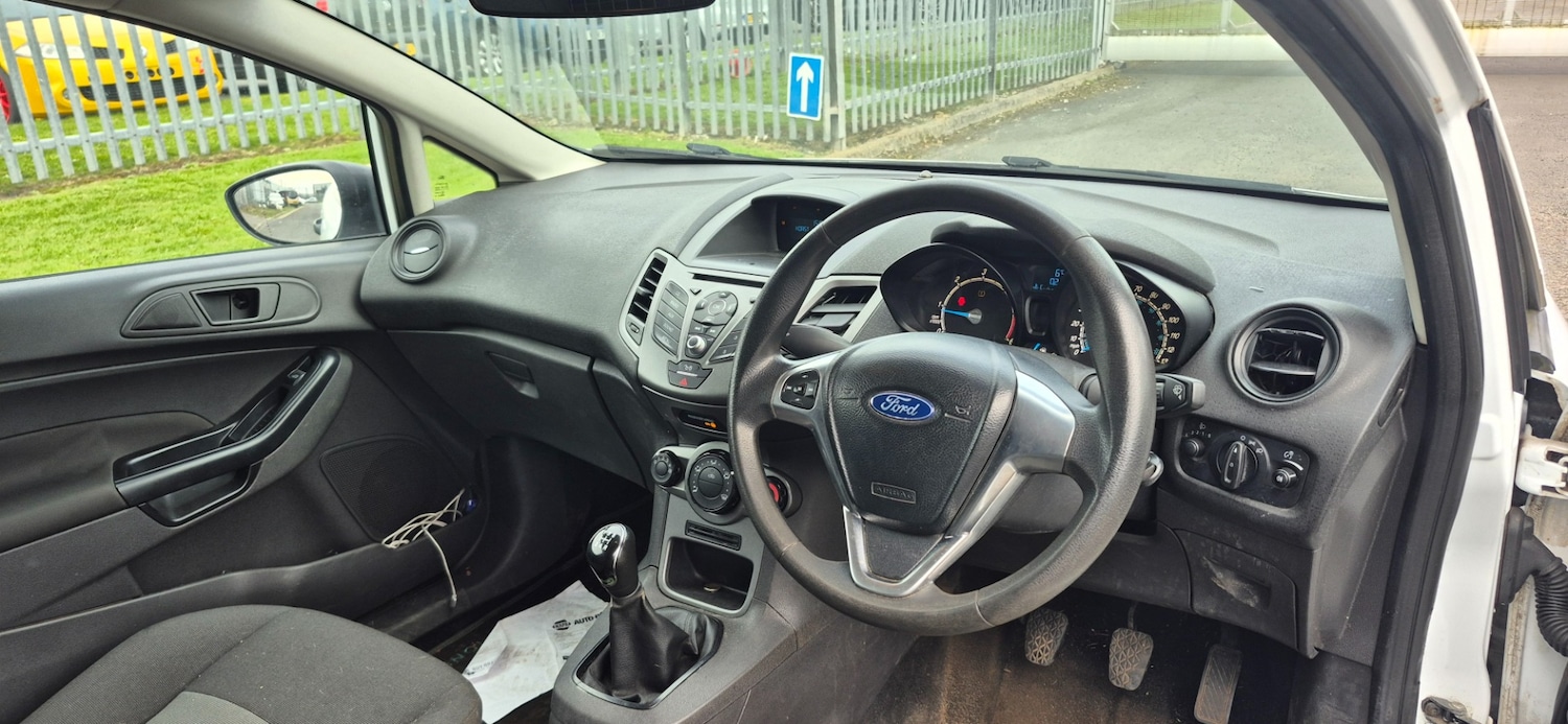 Used Ford Fiesta 2015 for sale - 78030877: Photo 9
