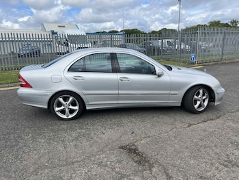 Used Mercedes-Benz C-Class 2005 for sale - 75897904: Photo