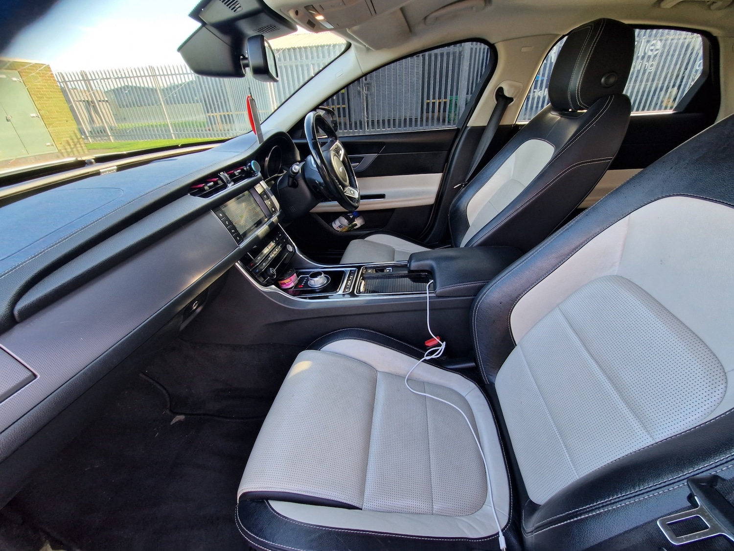 Used Jaguar XF 2016 for sale - 77555646: Photo 5