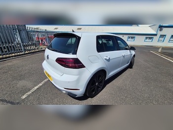 Used Volkswagen Golf 2018 for sale - 79163932: Photo