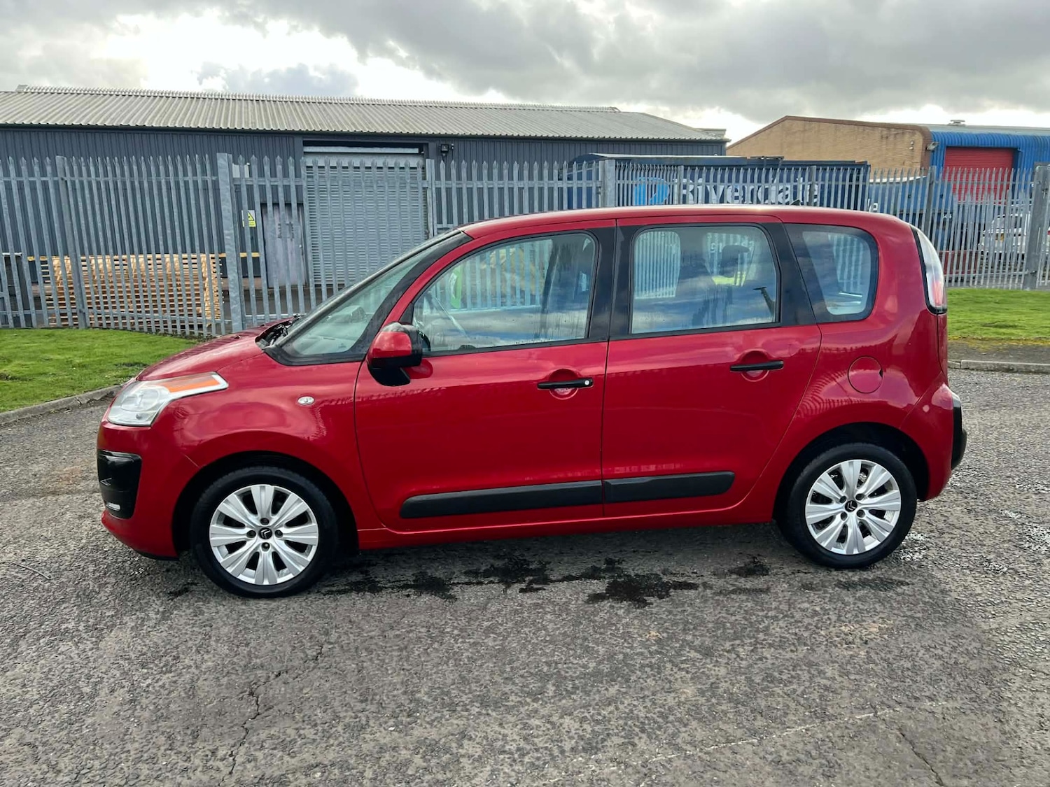 Used Citroen C3 Picasso 2014 for sale - 77873617: Photo 3