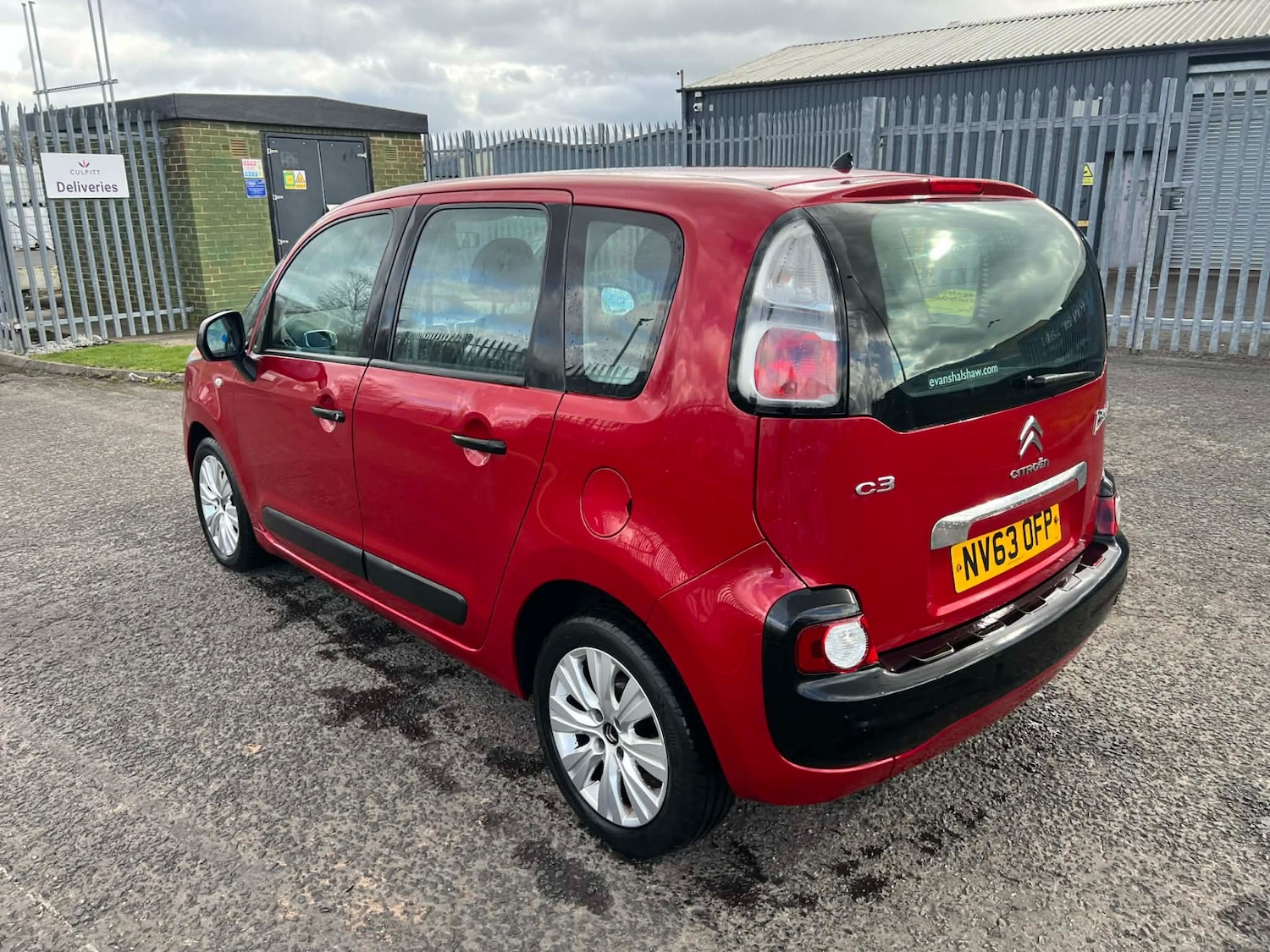 Used Citroen C3 Picasso 2014 for sale - 77873617: Photo 4