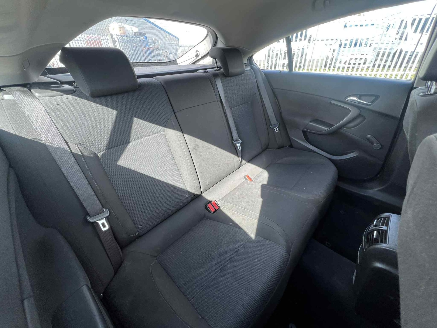 Used Vauxhall Insignia 2015 for sale - 75933135: Photo 8