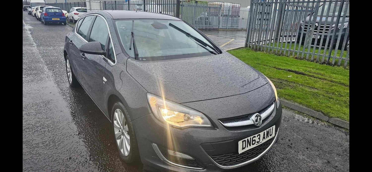 Used Vauxhall Astra 2013 for sale - 76206474: Photo 1