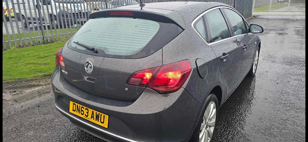 Used Vauxhall Astra 2013 for sale - 76206474: Photo 2