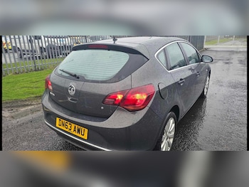 Used Vauxhall Astra 2013 for sale - 76206474: Photo 2