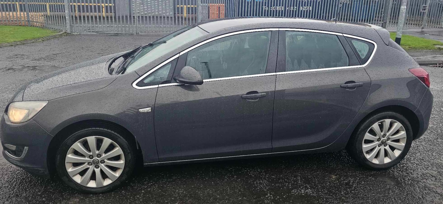 Used Vauxhall Astra 2013 for sale - 76206474: Photo 3