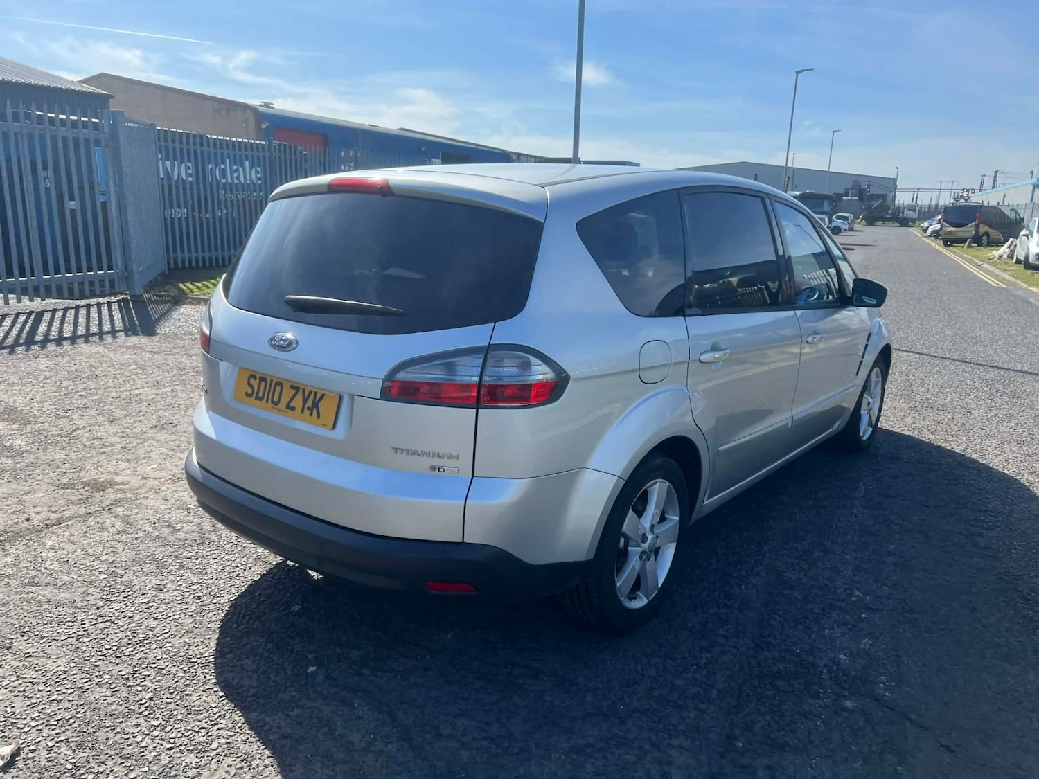 Used Ford S-Max 2010 for sale - 78152680: Photo 2