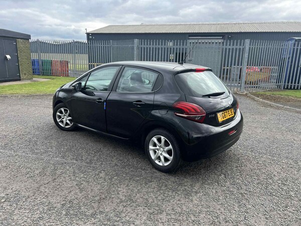 Used Peugeot 208 2017 for sale - 75422305: Photo 2