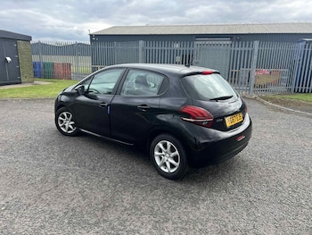 Used Peugeot 208 2017 for sale - 75422305: Photo