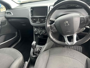 Used Peugeot 208 2017 for sale - 75422305: Photo