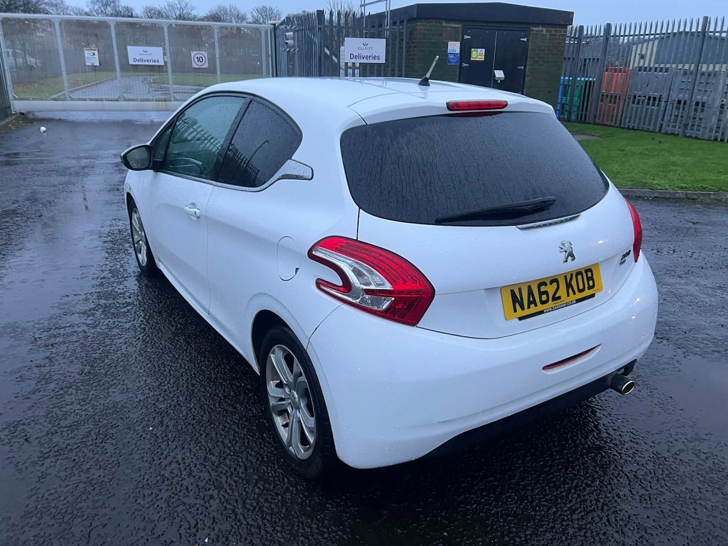 Used Peugeot 208 2012 for sale - 76709186: Photo 11