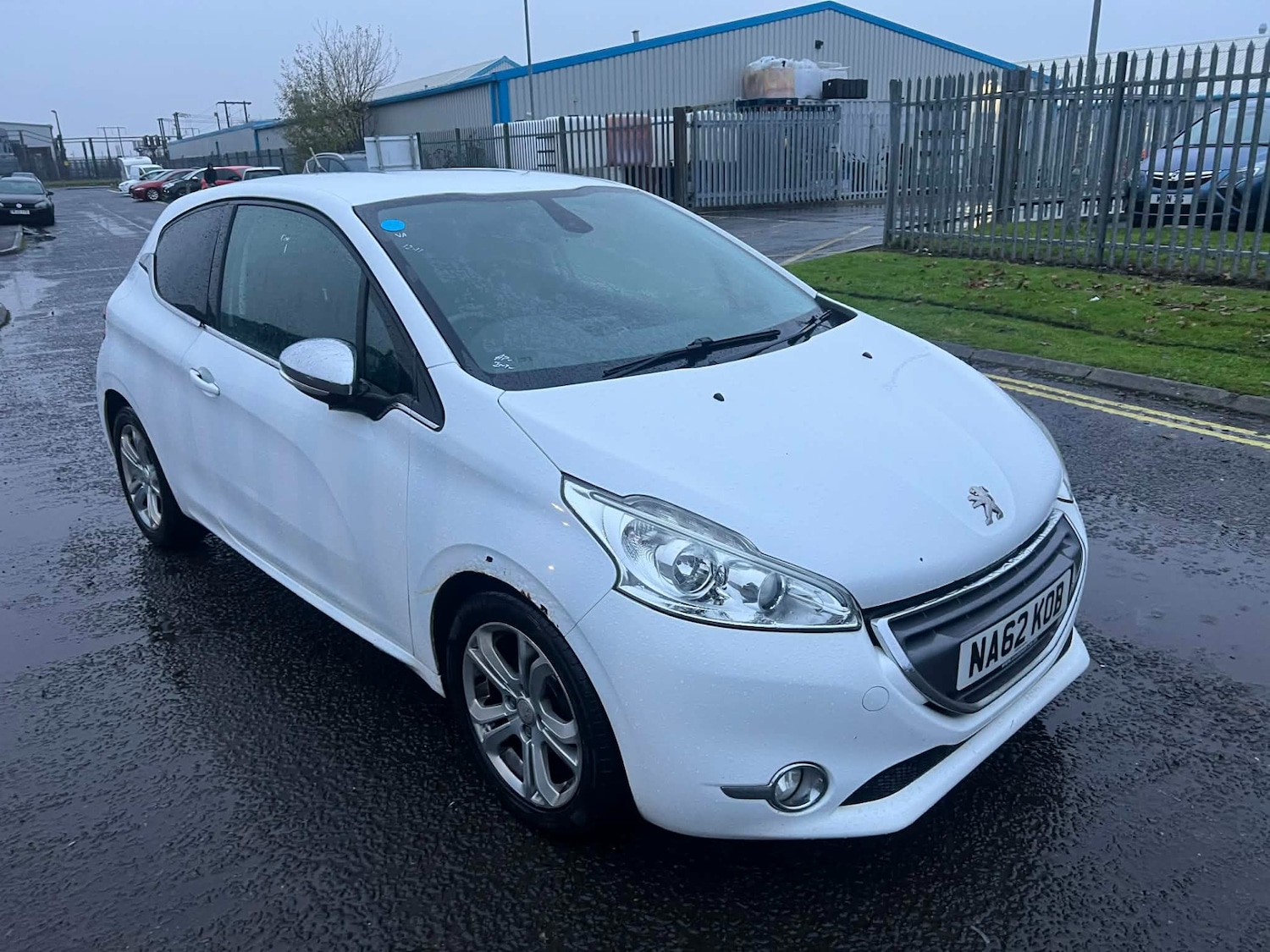 Used Peugeot 208 2012 for sale - 76709186: Photo 3