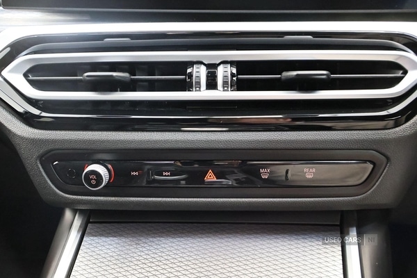 Used BMW 3 Series 2024 for sale - 77941170: Photo 33