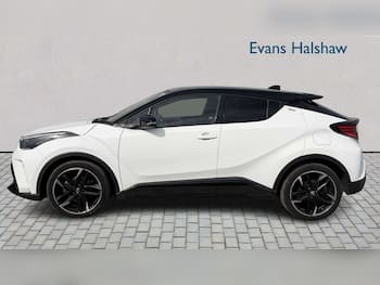 Used Toyota C-HR 2023 for sale - 79568107: Photo