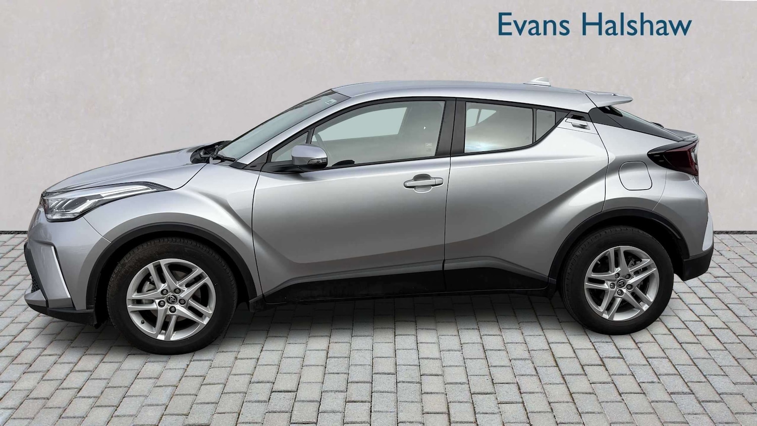 Used Toyota C-HR for sale - 77861472: Photo 4