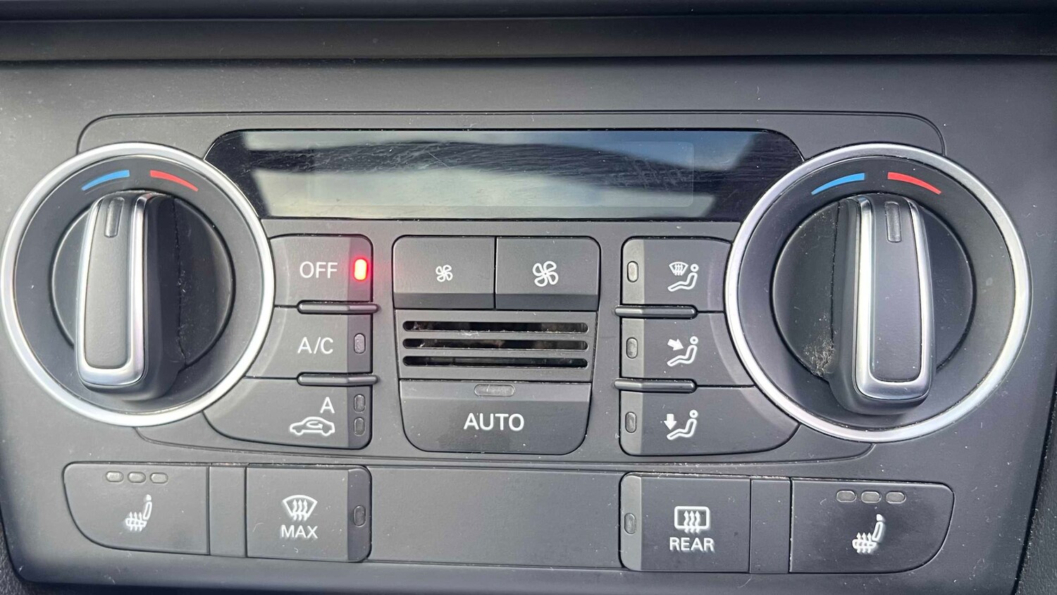 Used Audi Q3 2015 for sale - 77914066: Photo 16