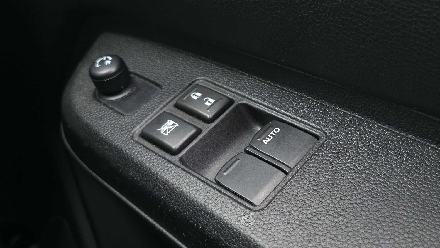 Used Suzuki Ignis for sale - 77862013: Photo 28