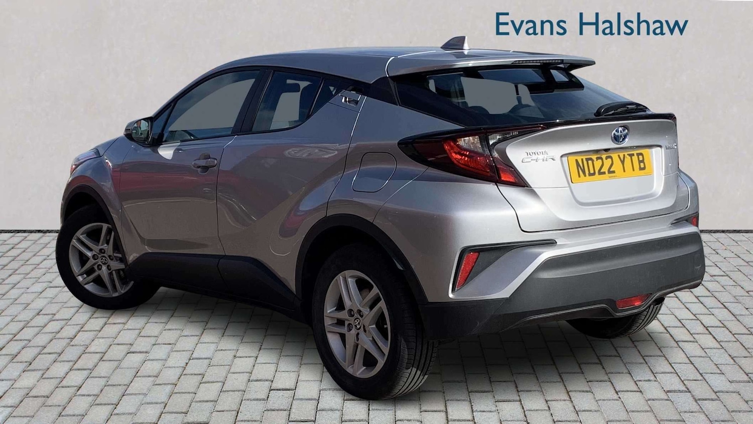 Used Toyota C-HR 2022 for sale - 77894383: Photo 2