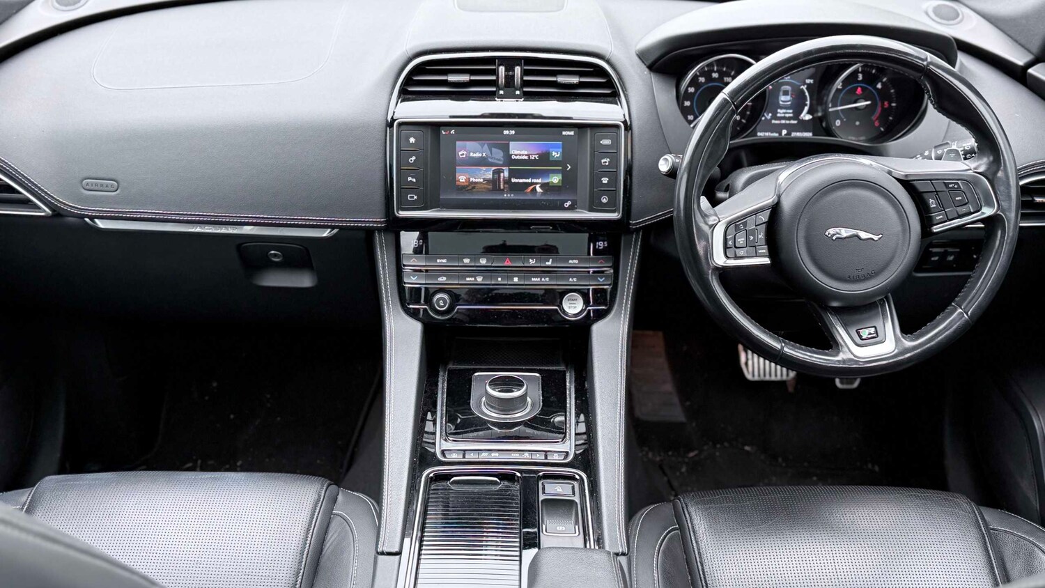 Used Jaguar F-Pace 2018 for sale - 78052282: Photo 9