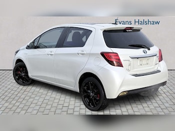 Used Toyota Yaris 2015 for sale - 77858528: Photo