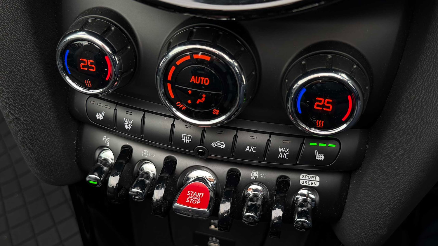 Used MINI Convertible 2024 for sale - 77859632: Photo 18