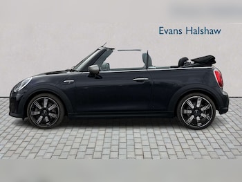 Used MINI Convertible 2024 for sale - 77859632: Photo