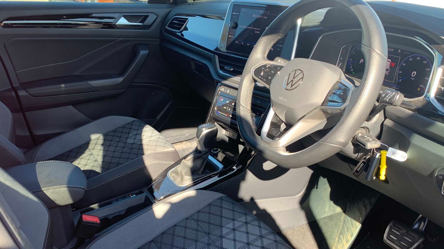 Used Volkswagen T-Roc 2023 for sale - 77928720: Photo 10